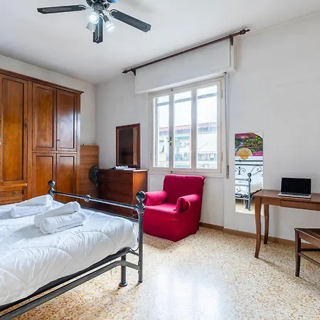 Firenzespaziosa Apartment *